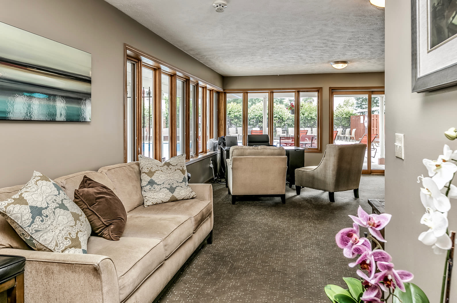 Resident lounge area at The Falgrove Apartments in Omaha, Nebraska