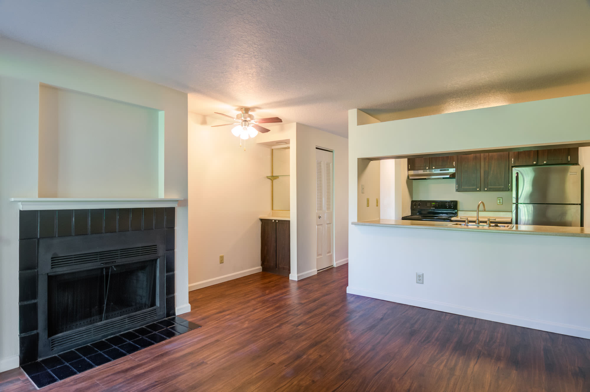 Living room at Ansley Murrayhill in Tigard, Oregon
