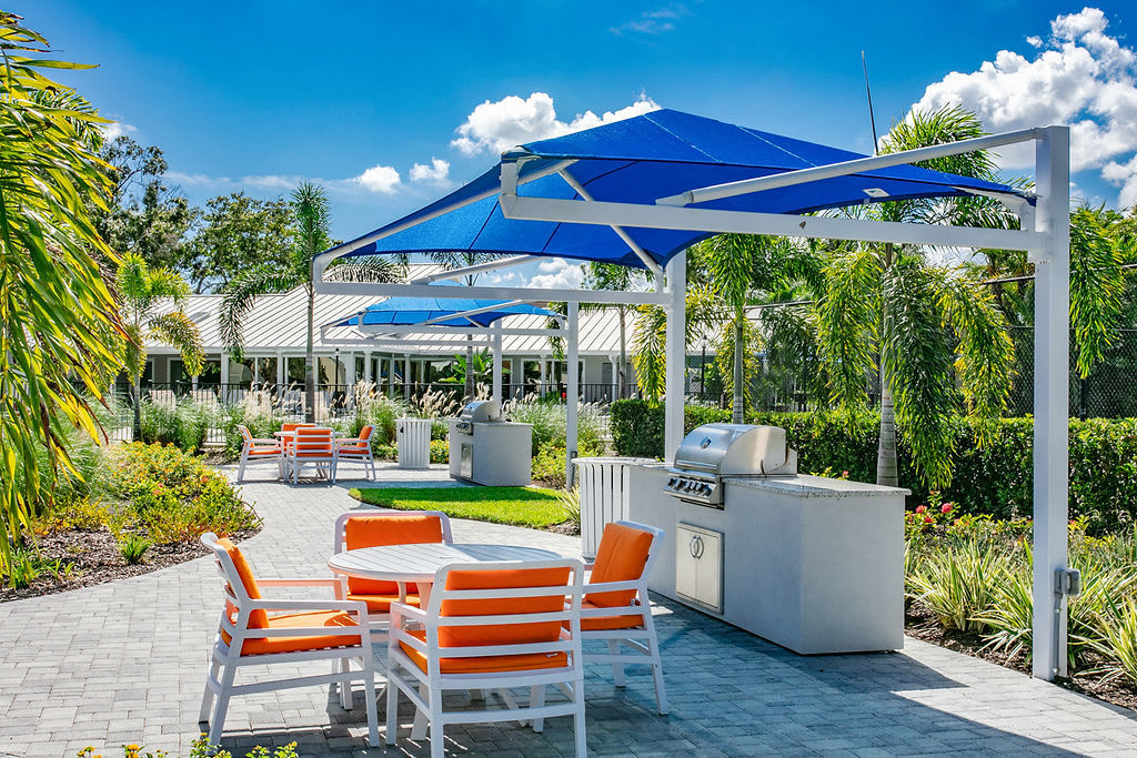 Outdoor bbq at Trellis at the Lakes in St. Petersburg, Florida
