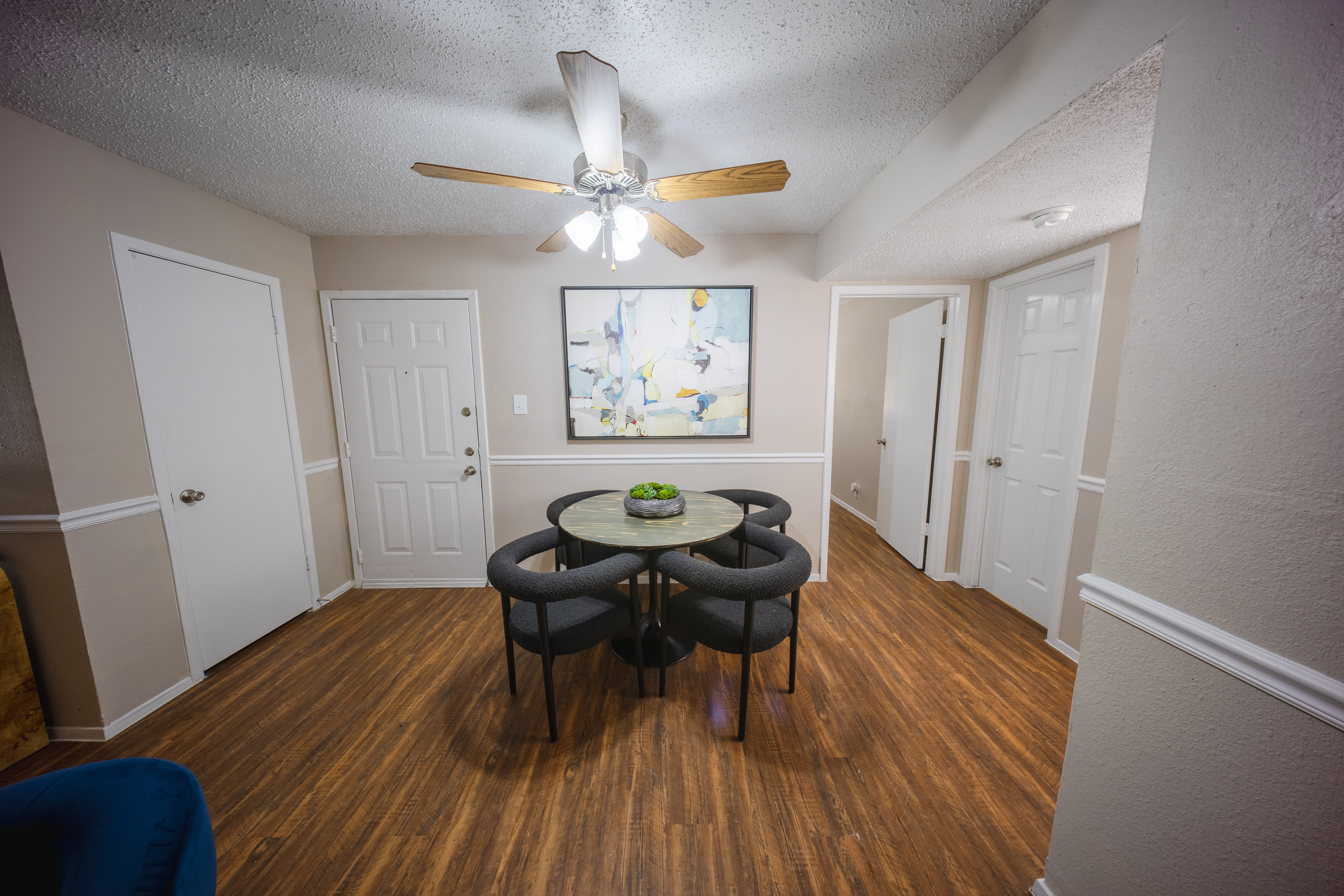 Dining room at Stonegate Apartments in Mckinney, Texas