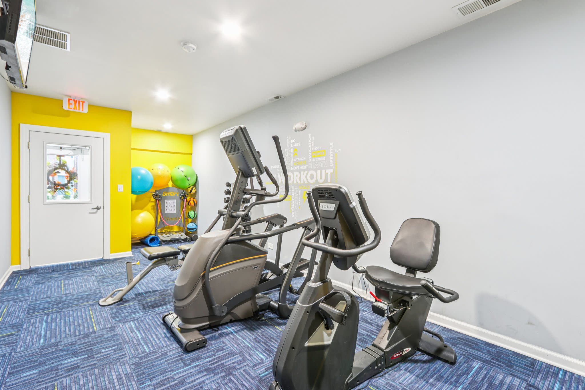 Fitness center at Crystal Lake Apartments in Crystal Lake, Illinois