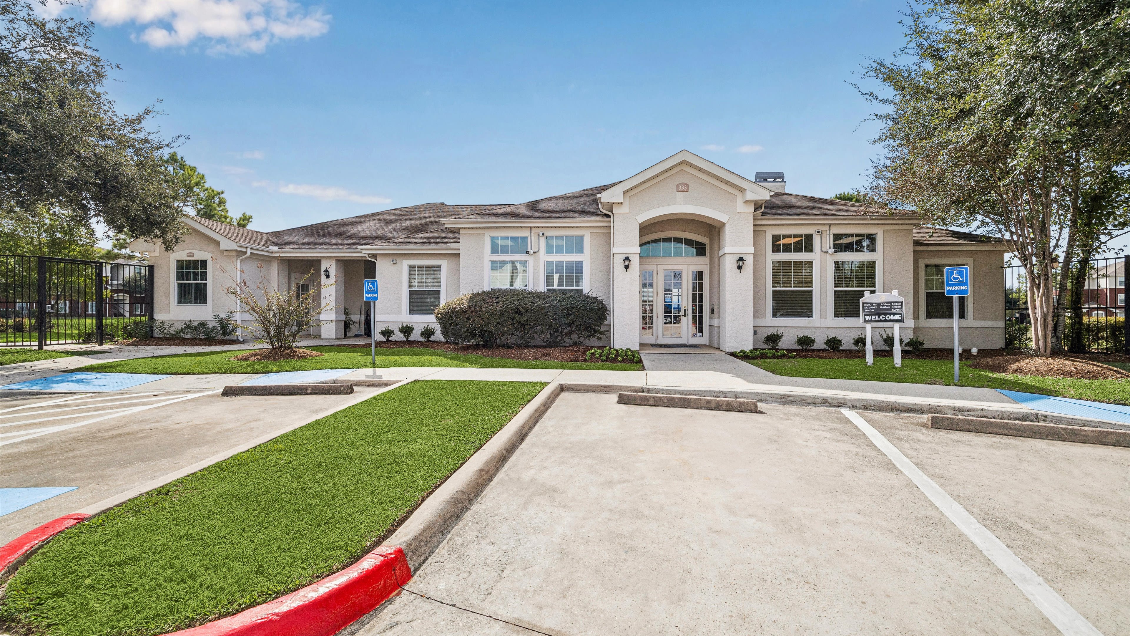 Outside car parking at Kimberly Pointe in Houston, Texas