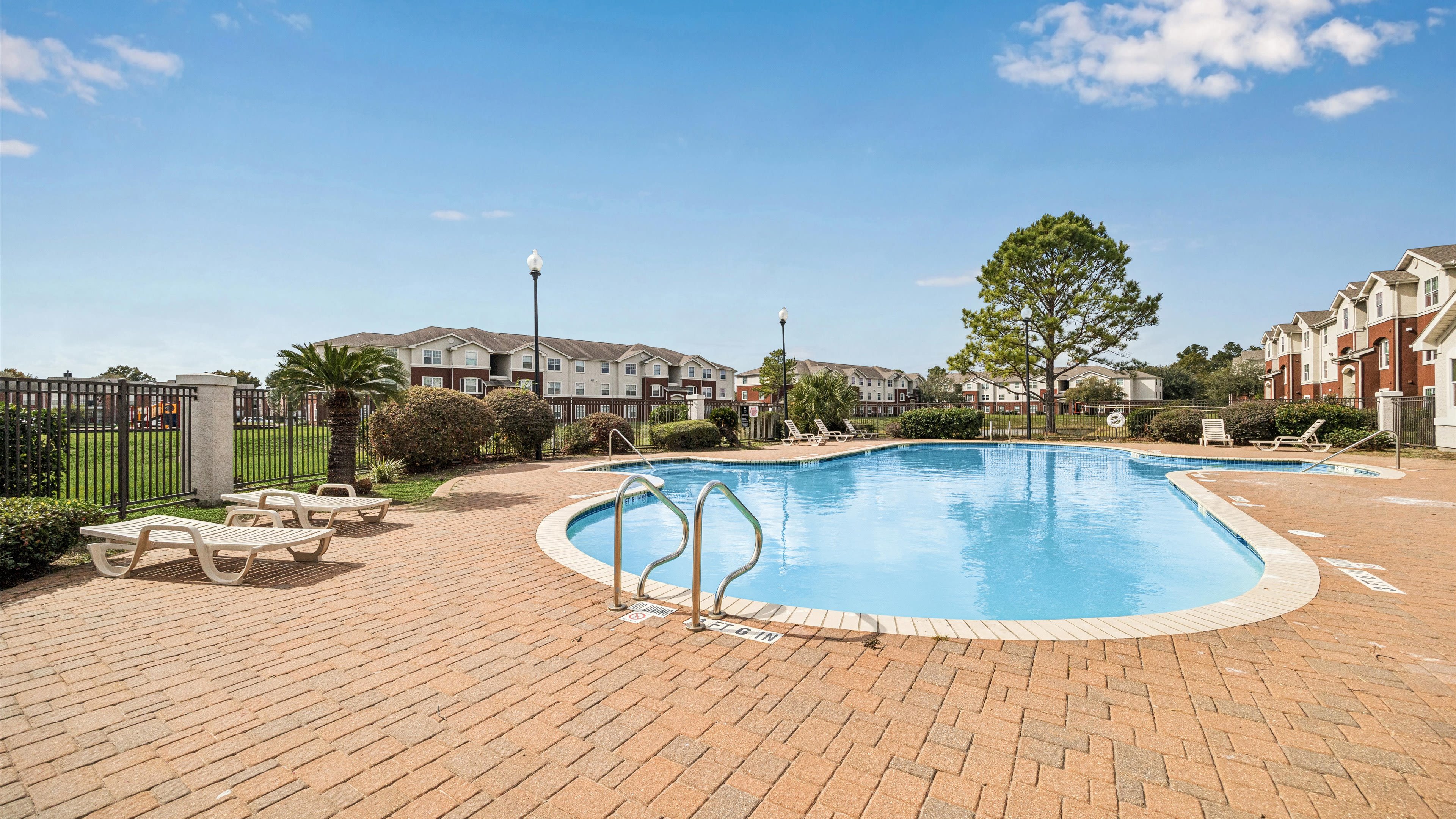Swimming pool at Kimberly Pointe in Houston, Texas