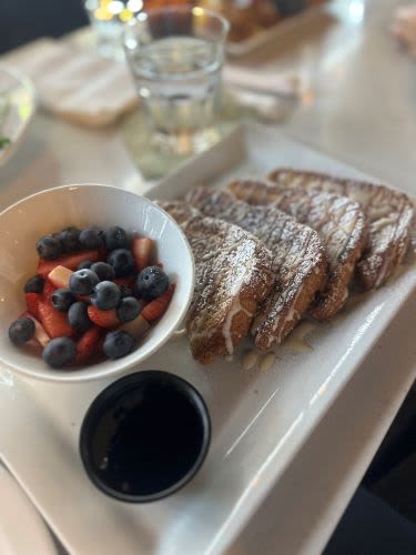 Loza Kitchen & Bar in Ceres