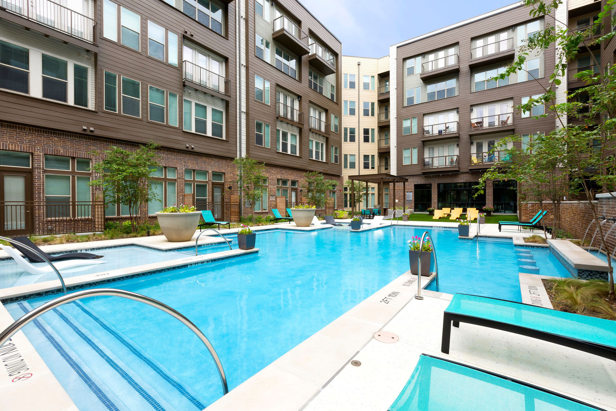 Swimming pool area at South 400 in Fort Worth, Texas