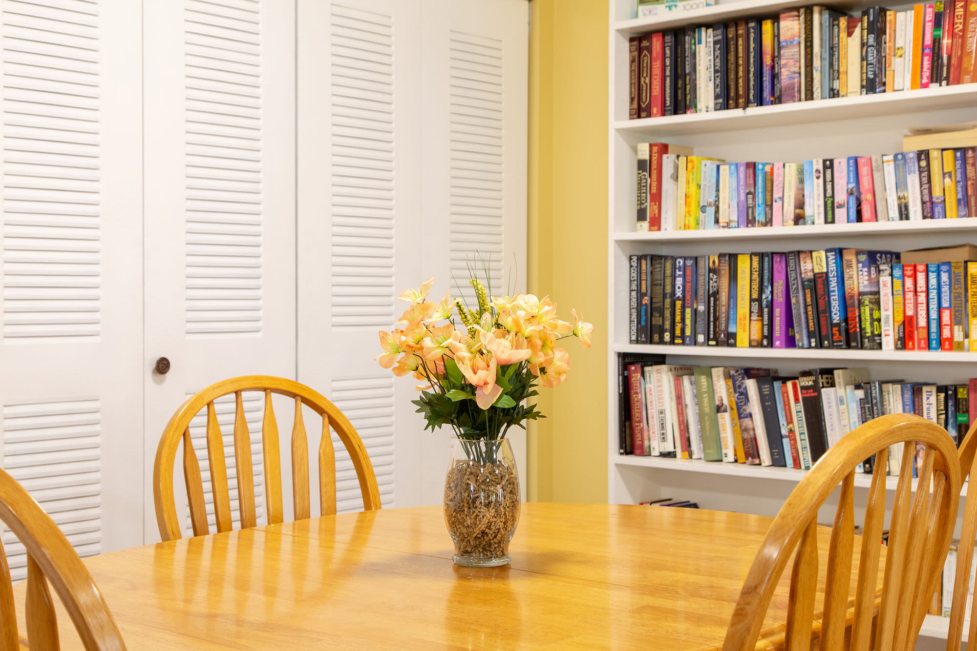 Dining space in clubhouse at Merrimack Valley Apartments in Methuen, Massachusetts