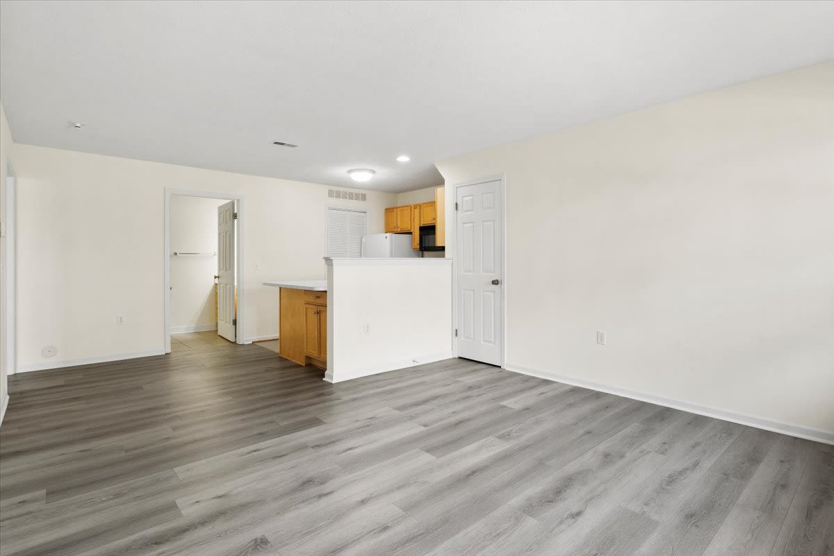 Spacious living area at Summit Knolls Apartments & Townhomes in Webster, New York