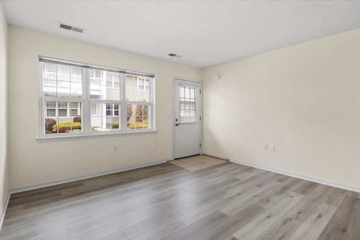 Apartment living area at Summit Knolls Apartments & Townhomes in Webster, New York