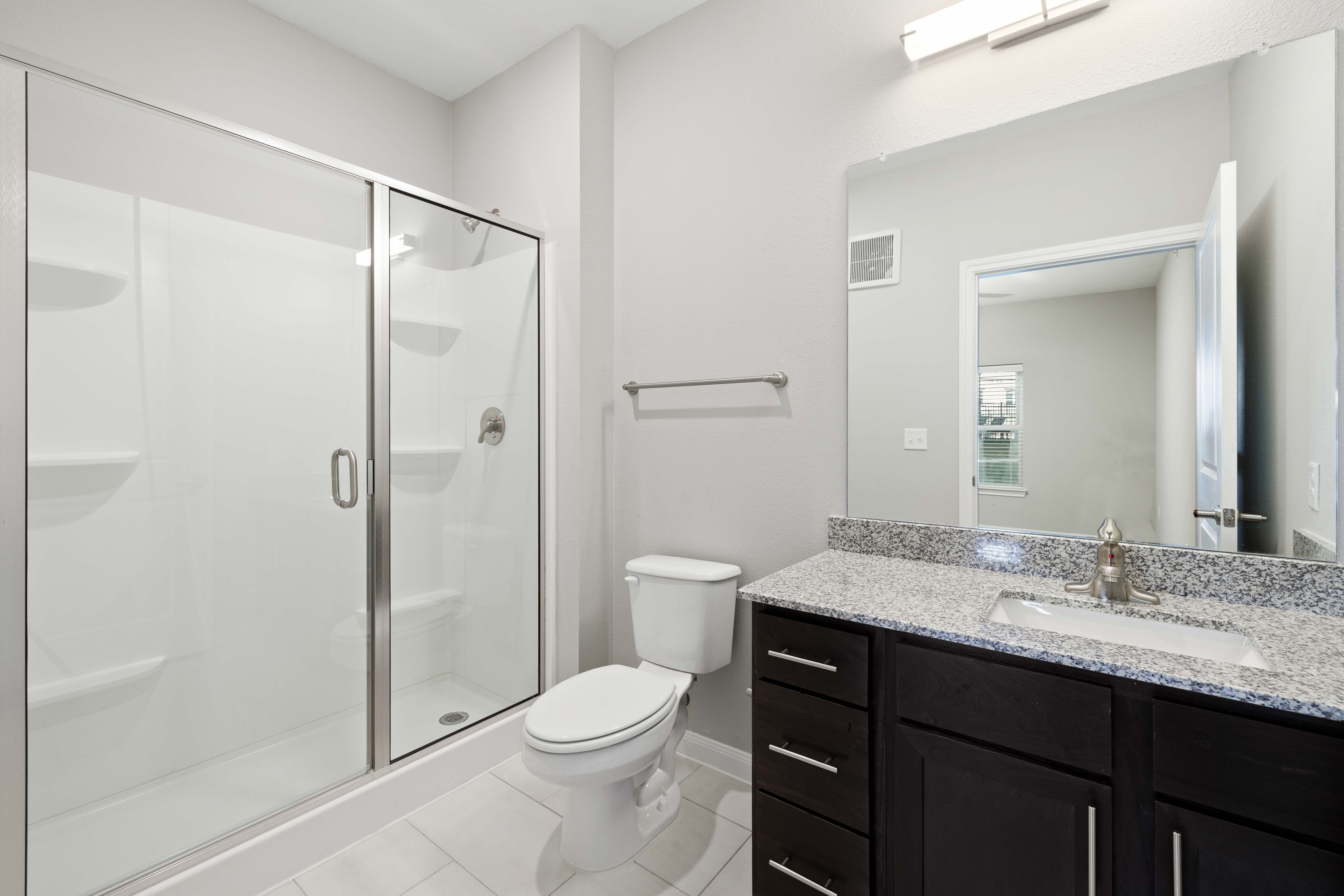 Bright modren bathroom at Echo Trail in Bowling Green, Kentucky