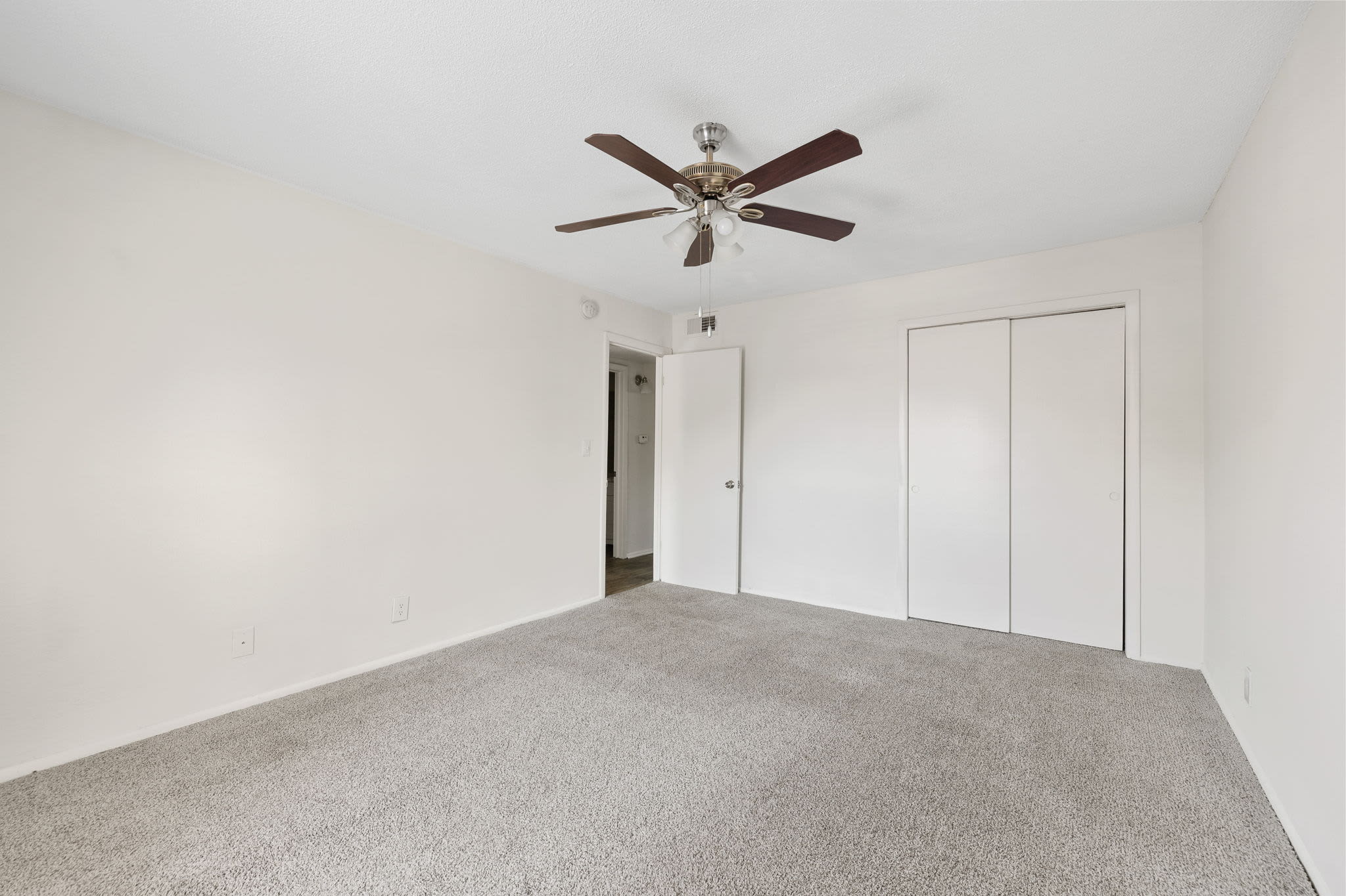 Bright living in Palmetto Square in Charleston, South Carolina