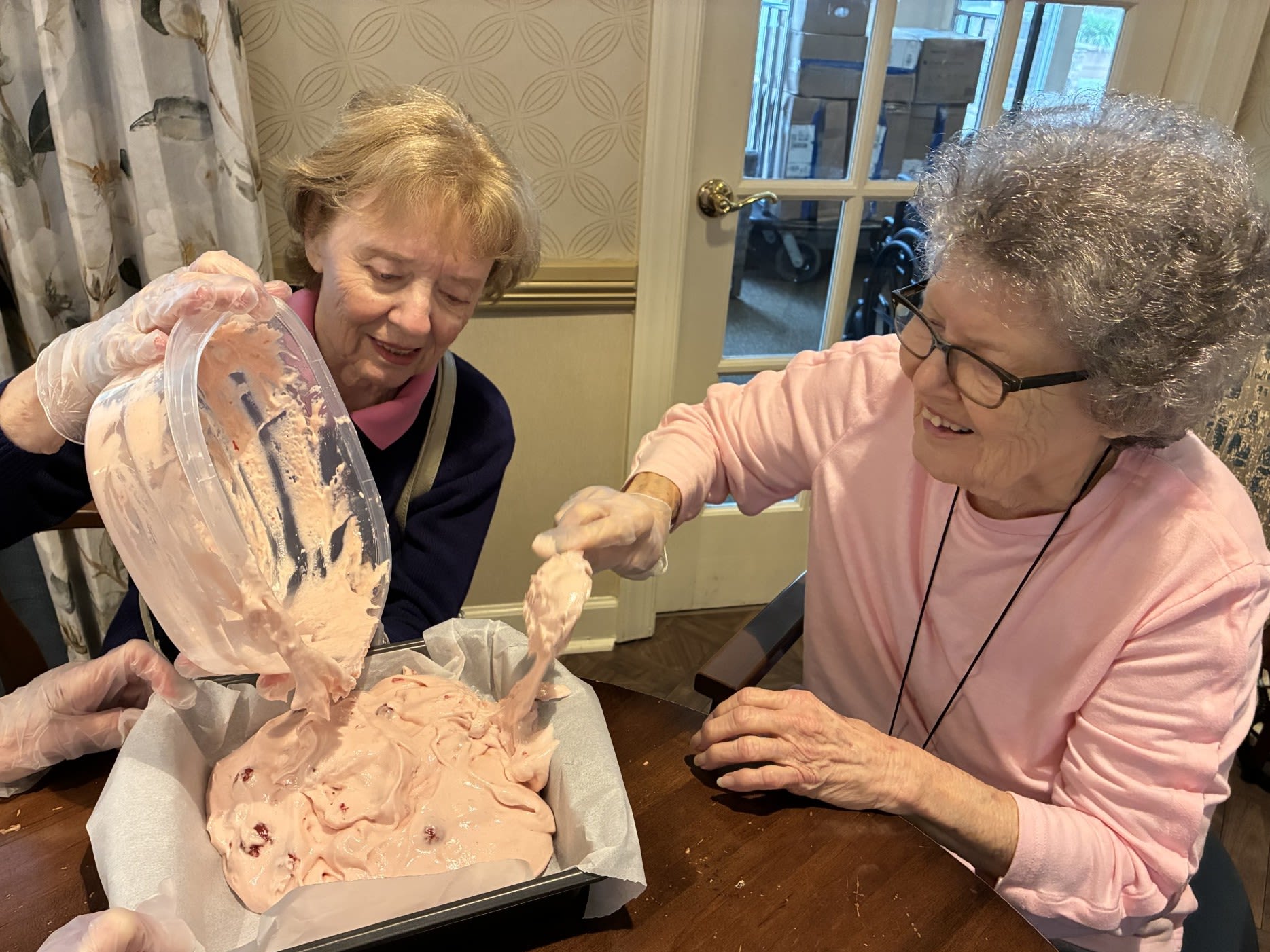 Residents baking at Glenncrest at Decatur in Decatur, Georgia
