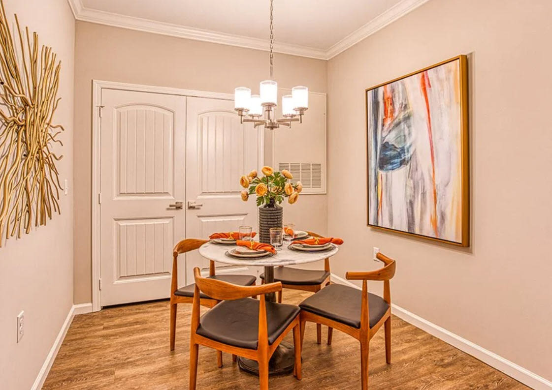 Dining room table at Ascot Point Village in Asheville, North Carolina
