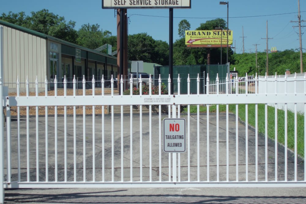Self Storage Units Murphy Fenton, MO off Hwy 30 A Storage Inn Fenton