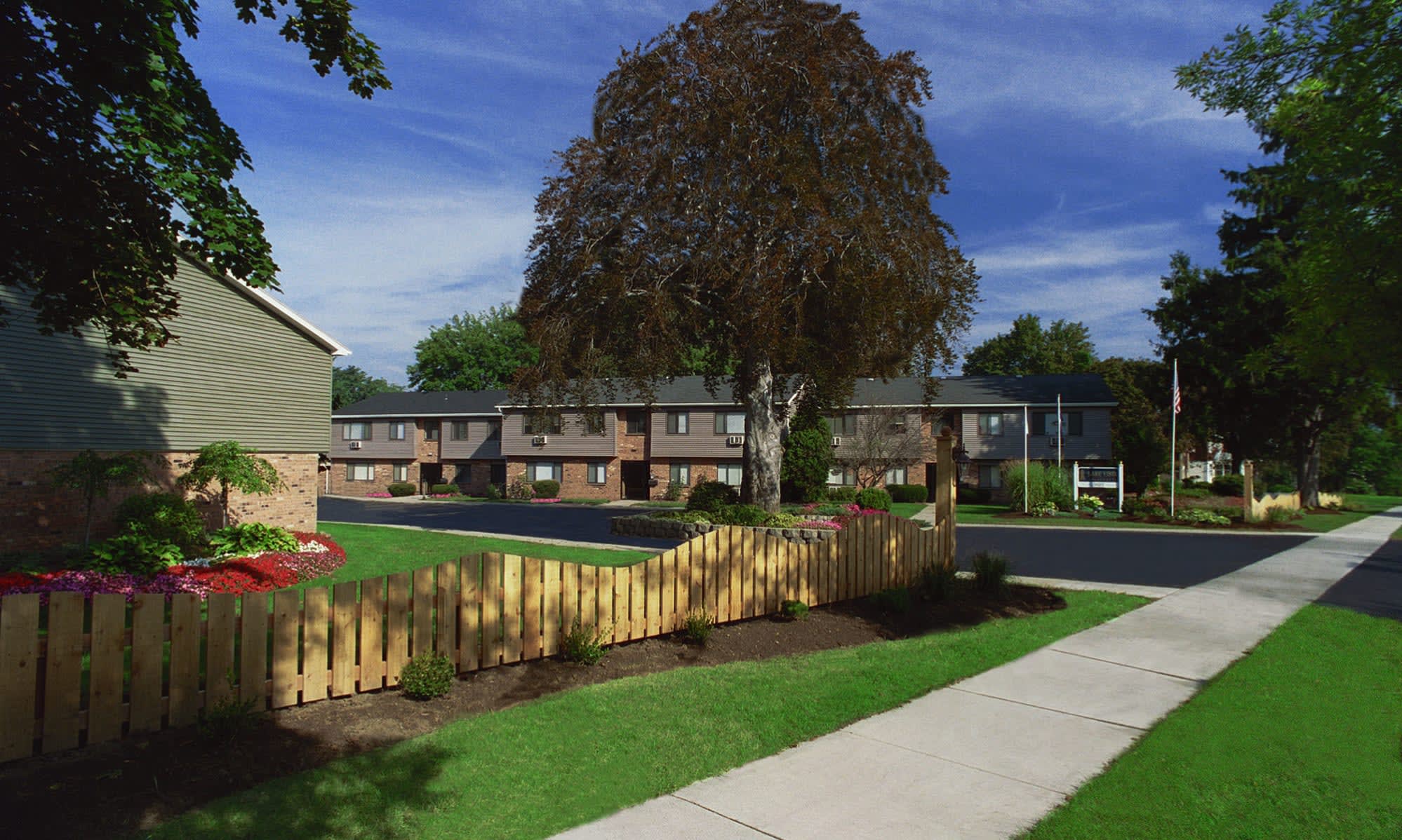 Lake Vista Apartments 2 of 2