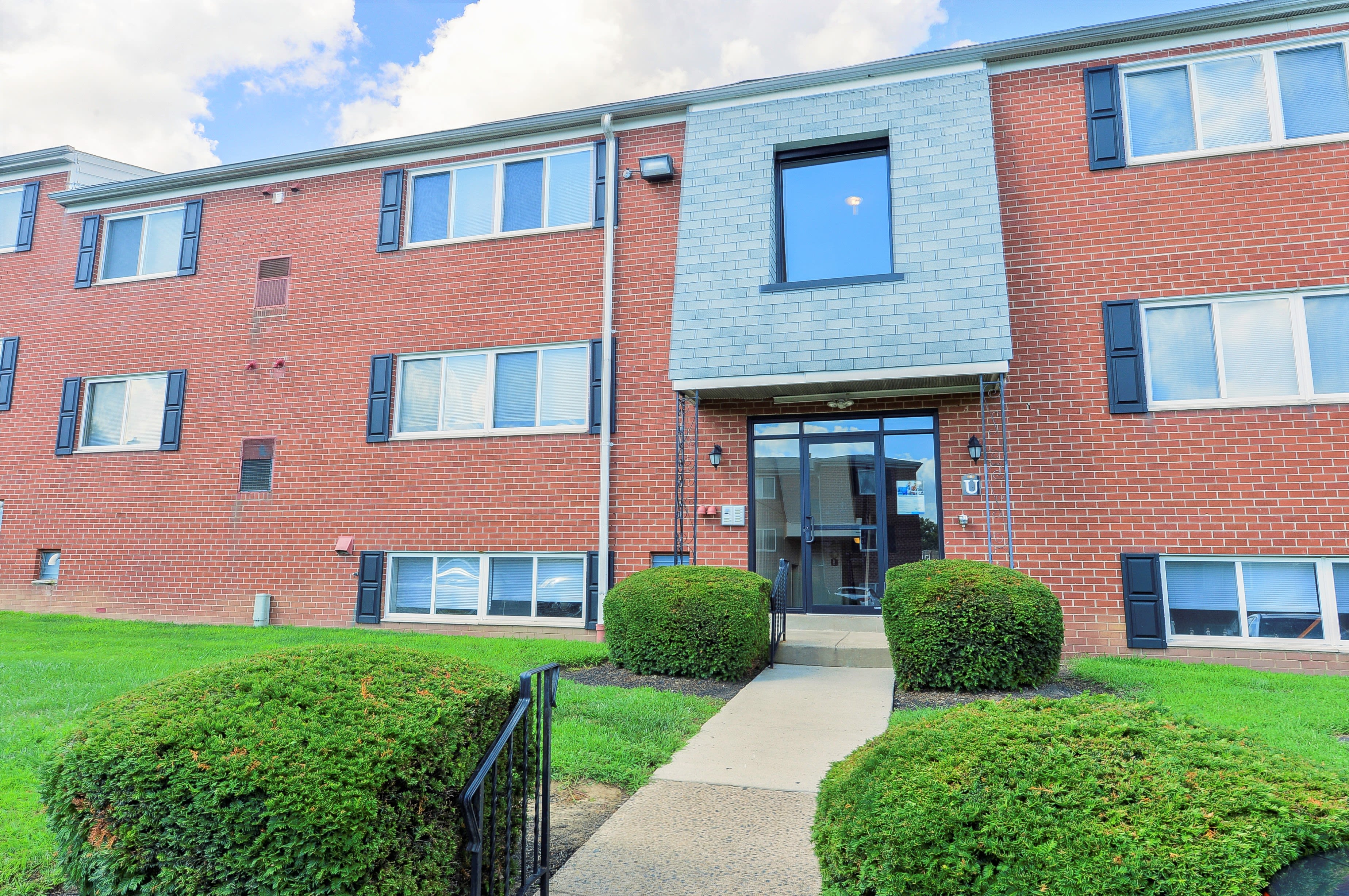 Brookmont Apartment Homes 1 of 2