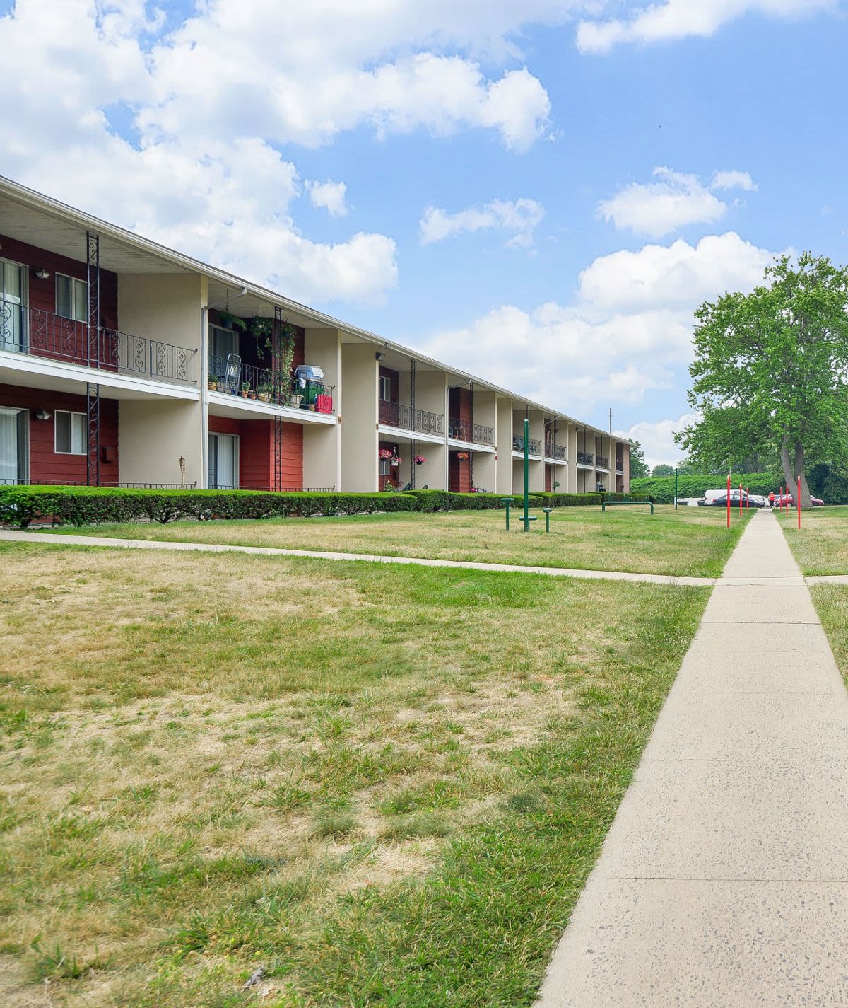 Edgewater Gardens Apartment Homes 1 of 2