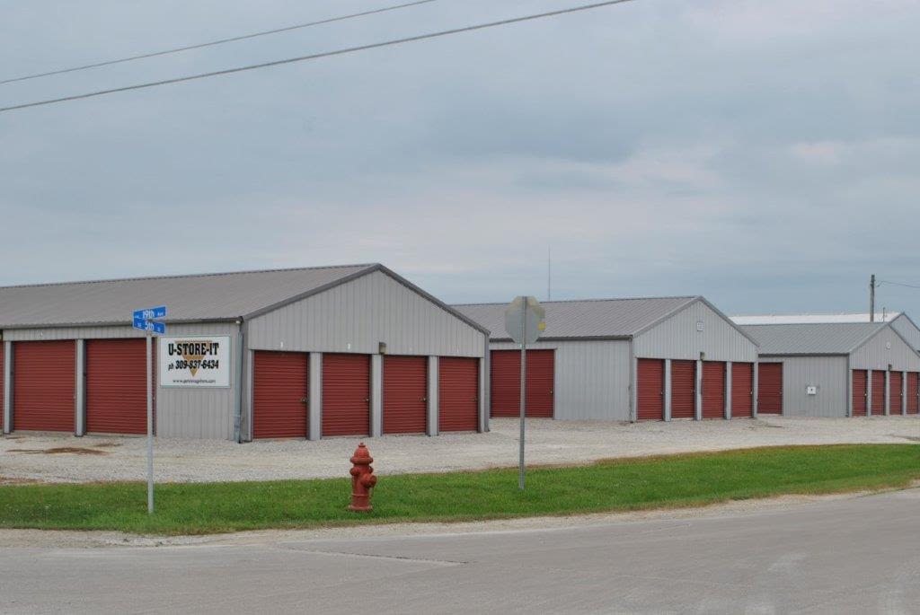 Self storage units at U-Store-It in Aledo, Illinois