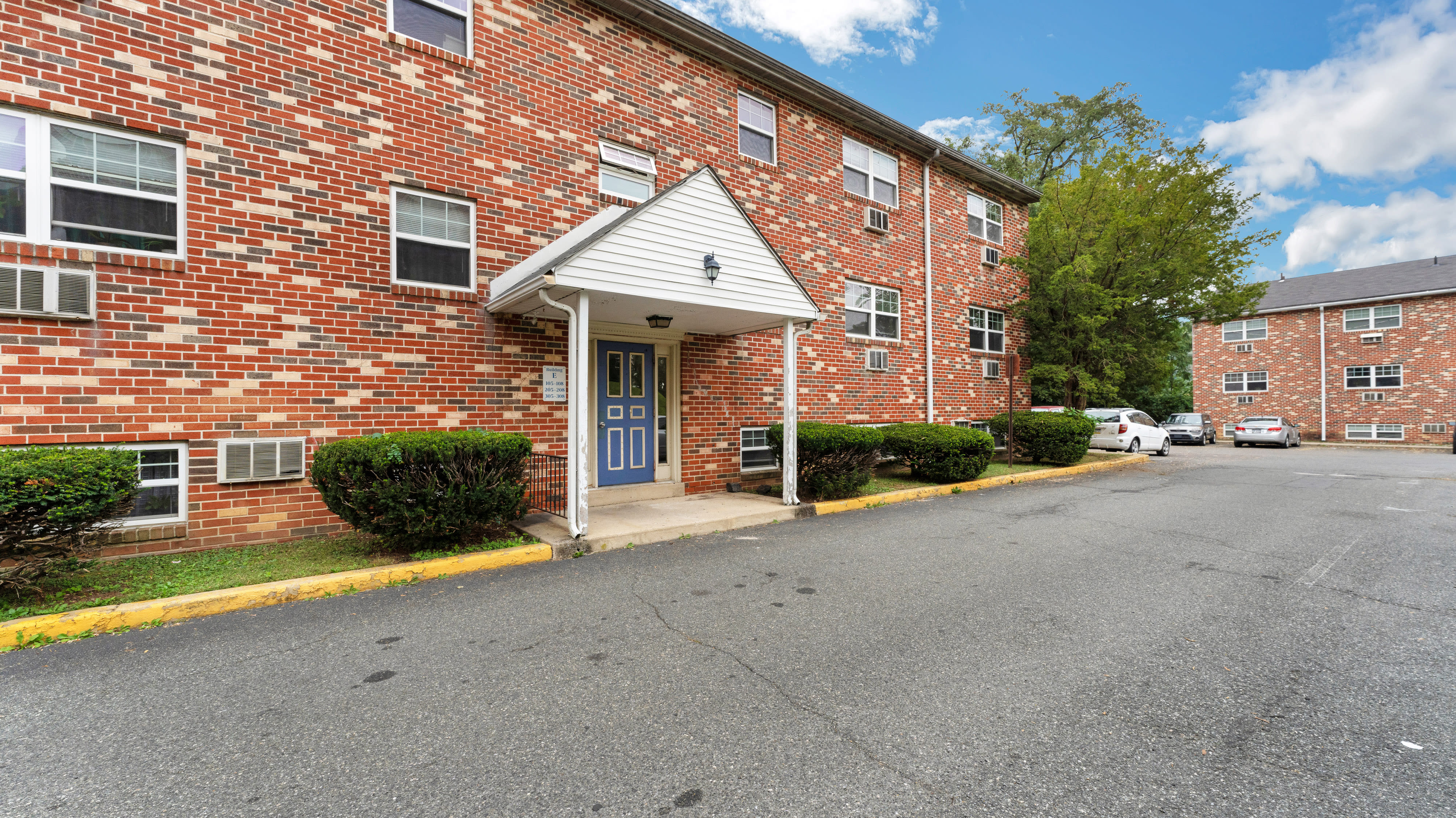 Ridgeview Apartment Homes 1 of 2