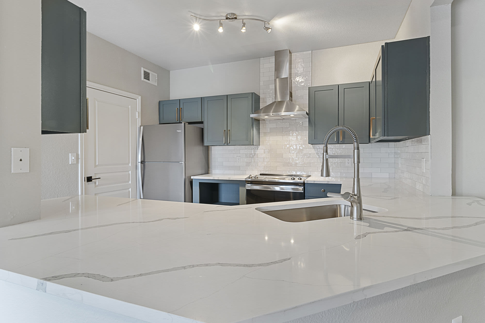 Oakville Apartments 3 of 12