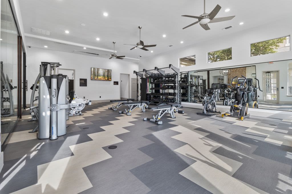 Gym at Oakville Apartments (7 of 7)