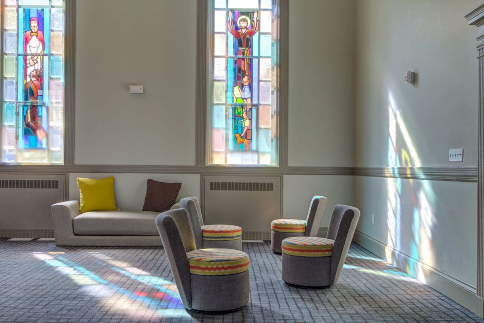 Resident lounge of a community at Bethany Apartments in Hanover, Massachusetts