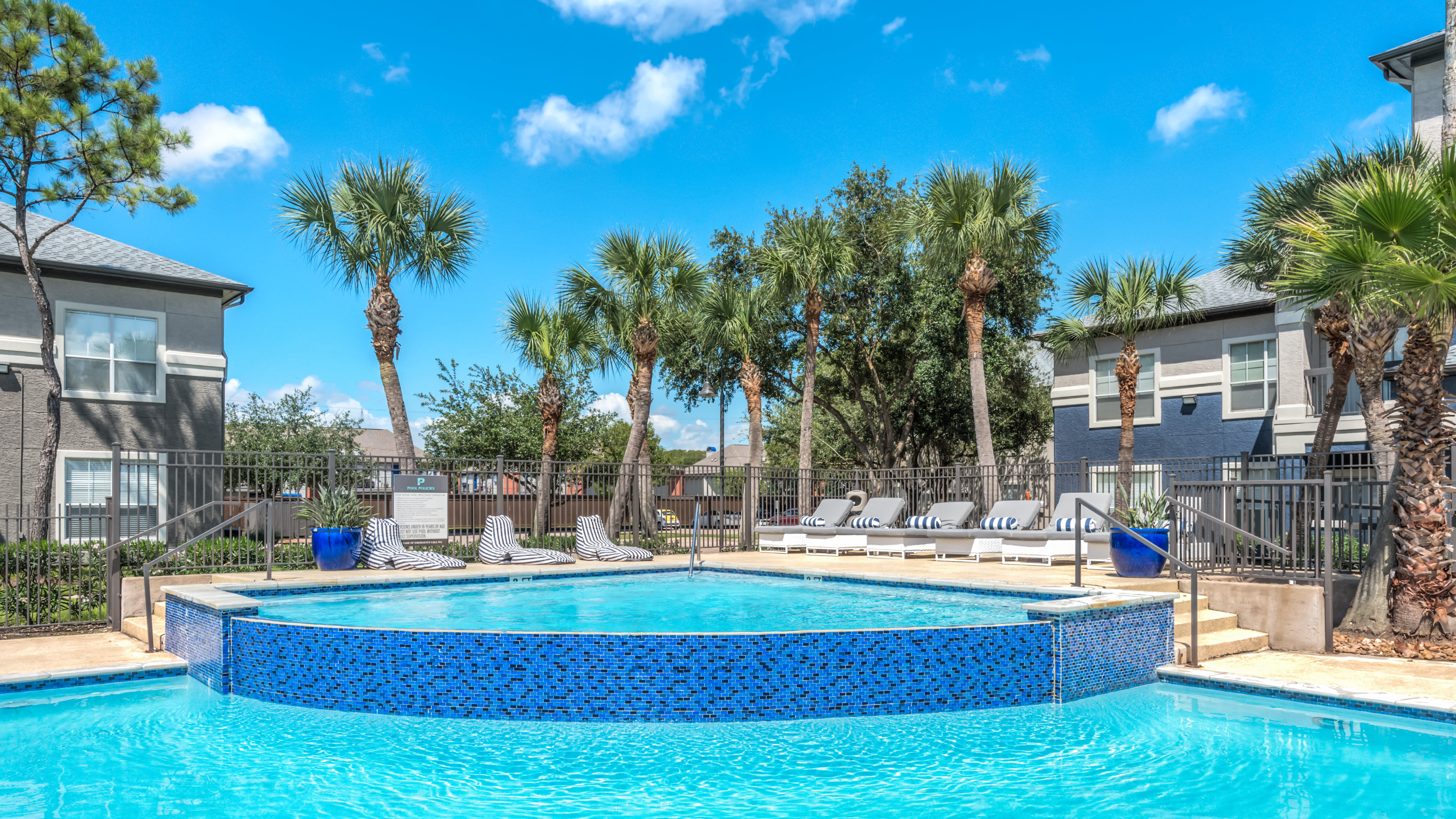 Pool at Palomar (3 of 3)