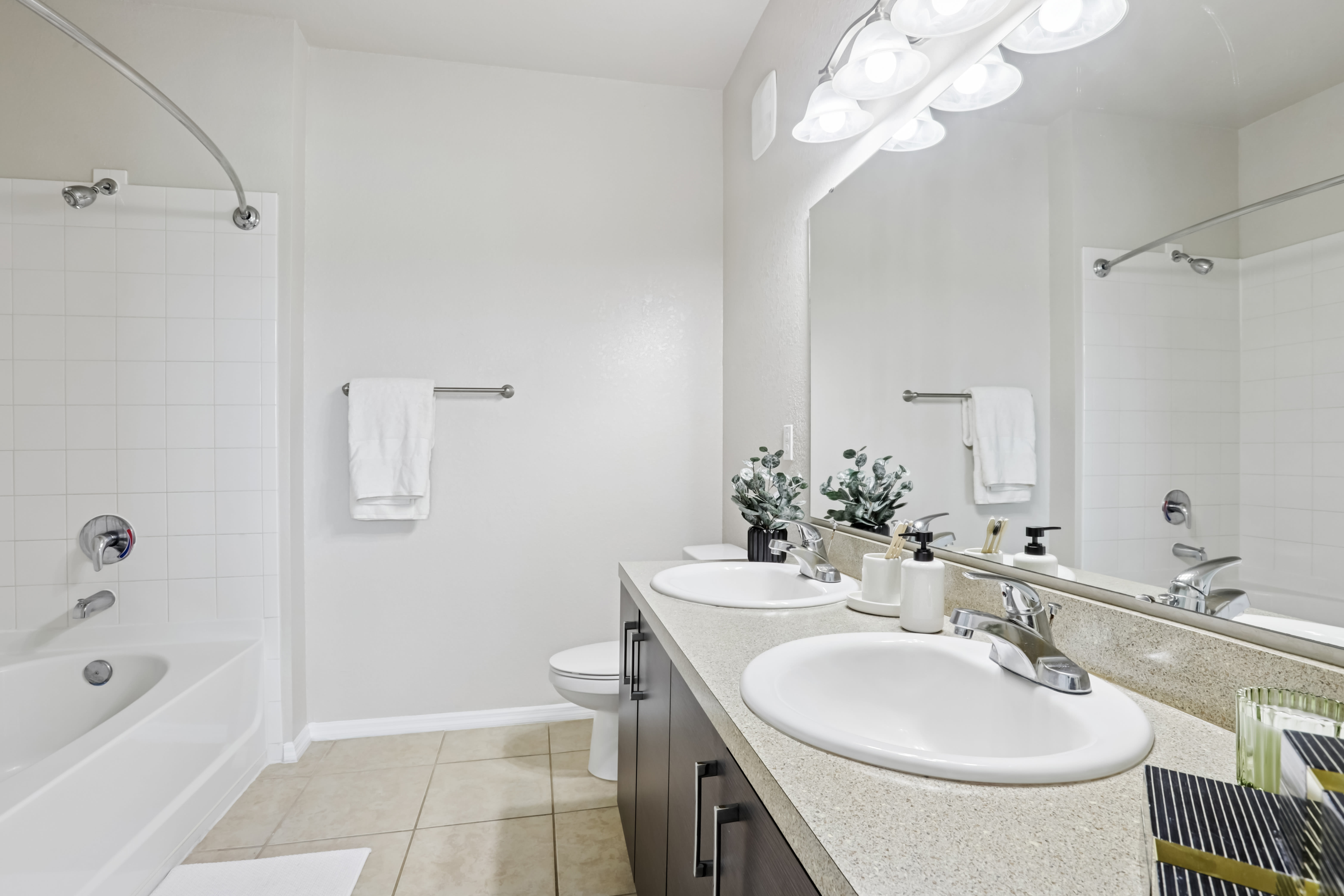 Bathroom at Century Lakehouse, Plant City, Florida