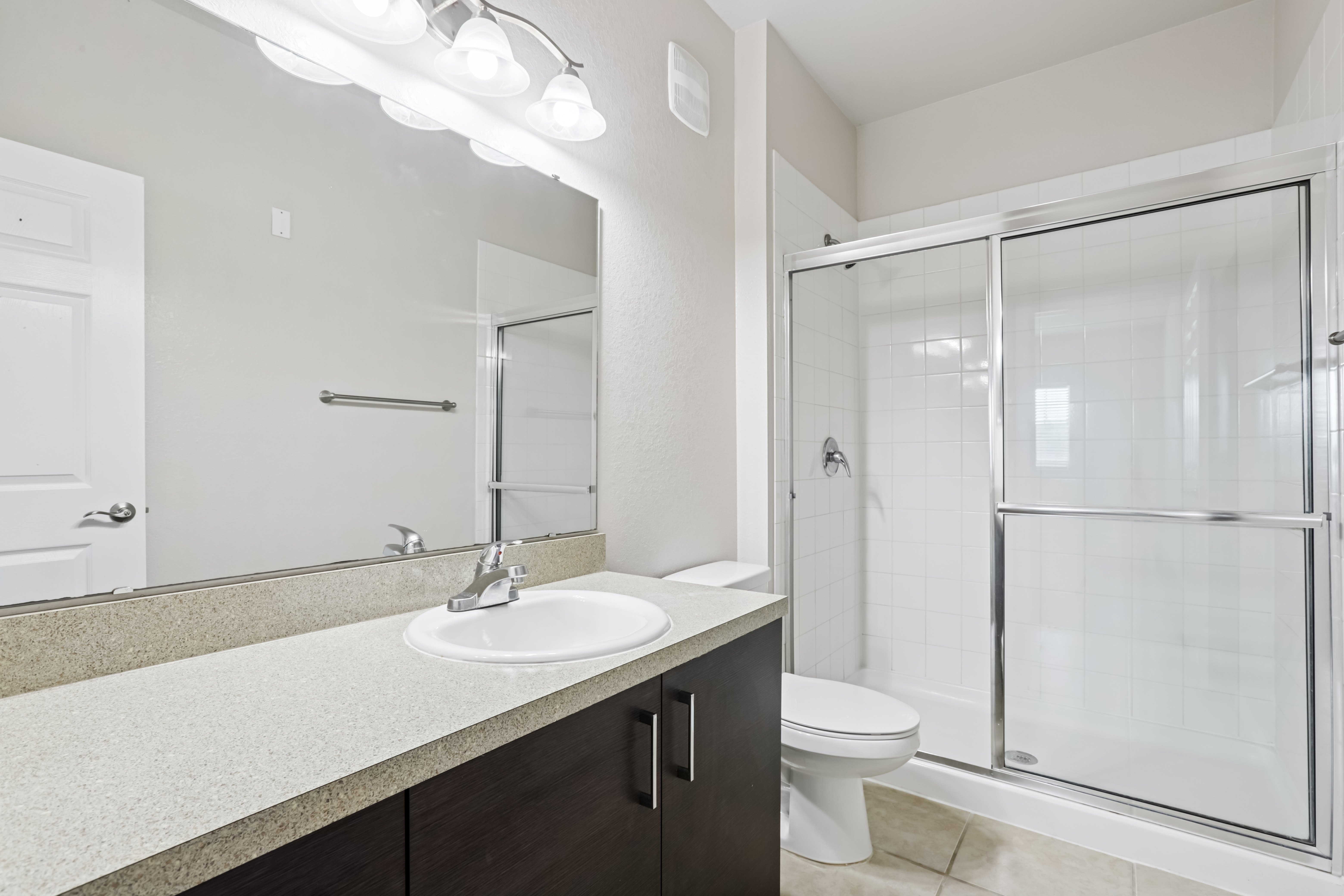 Bathroom at Century Lakehouse, Plant City, Florida