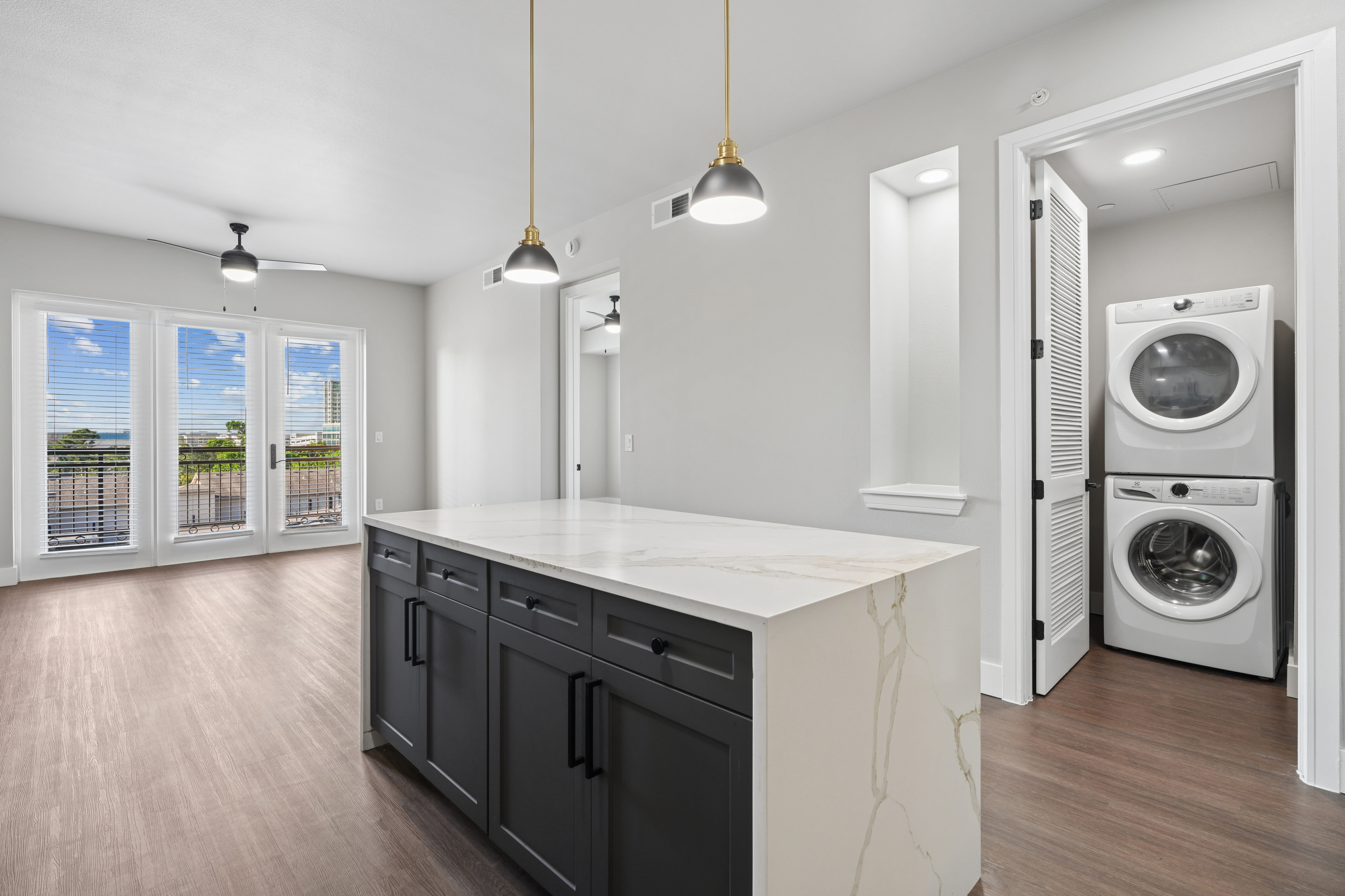 Laundry room at Hollings Post Oak
