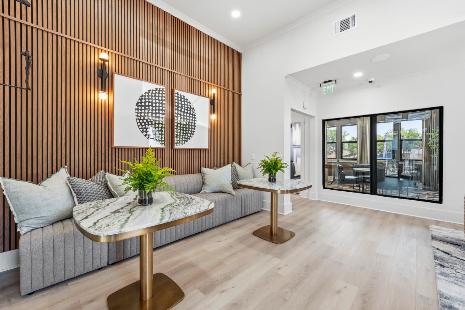 Evergreen-westside-apartments-gainsville-florida-new-apartment-banquette-seating