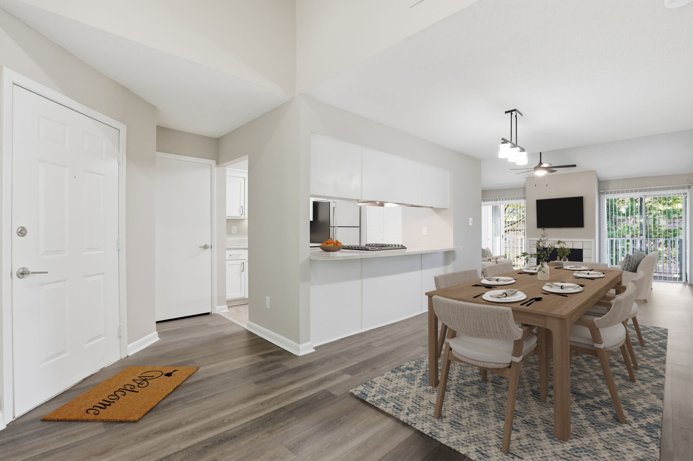 the-george-apartment-homes-savannah-ga-partial-renovation-apartment-open-concept-dining-and-living-area