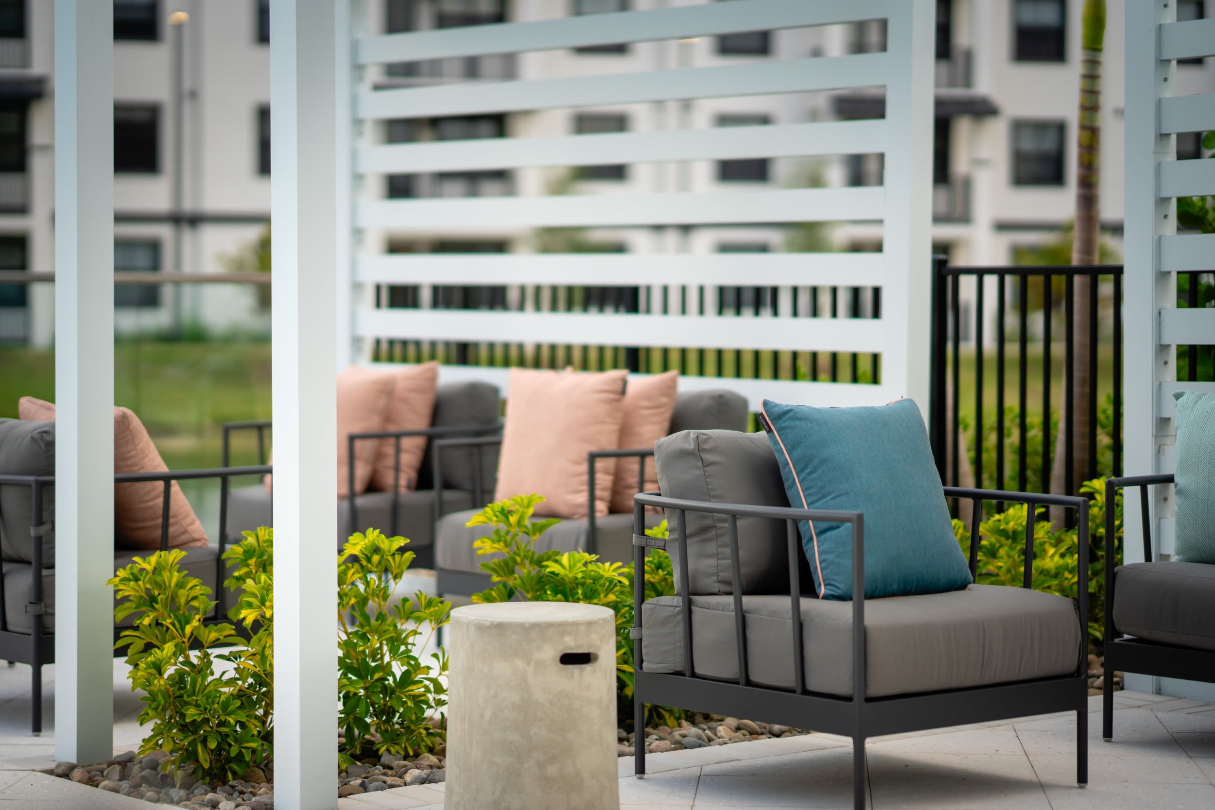 evergreen-pine-island-cape-coral-fl-pool-with-lounge-seating-and-grills