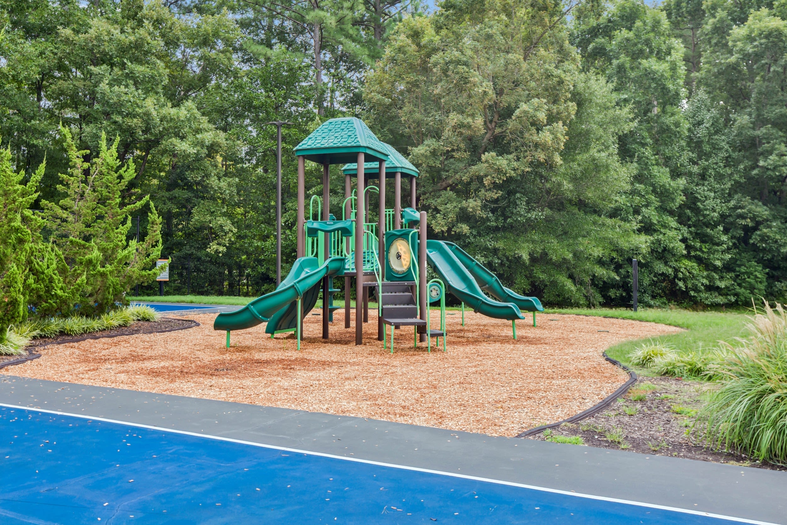 https://g5-assets-cld-res.cloudinary.com/image/upload/v1787604450/g5/g5-c-igo6wti6-pegasus-residential/g5-cl-1q35x93v29-pegasus-residential-richmond-va/uploads/reserve-south-apartments-hioaks-va-outdoor-playground