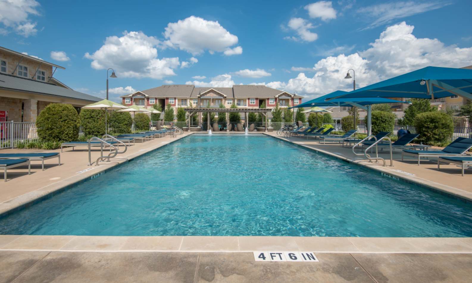 Apartment building photo of Estates of Richardson in Richardson, TX