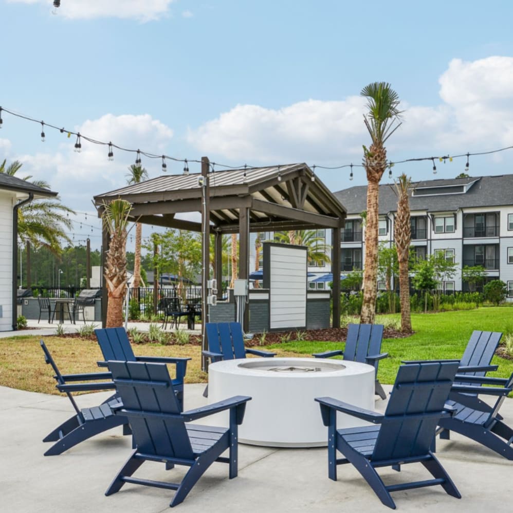 Apartment building photo of Novo Westlake in Jacksonville, FL