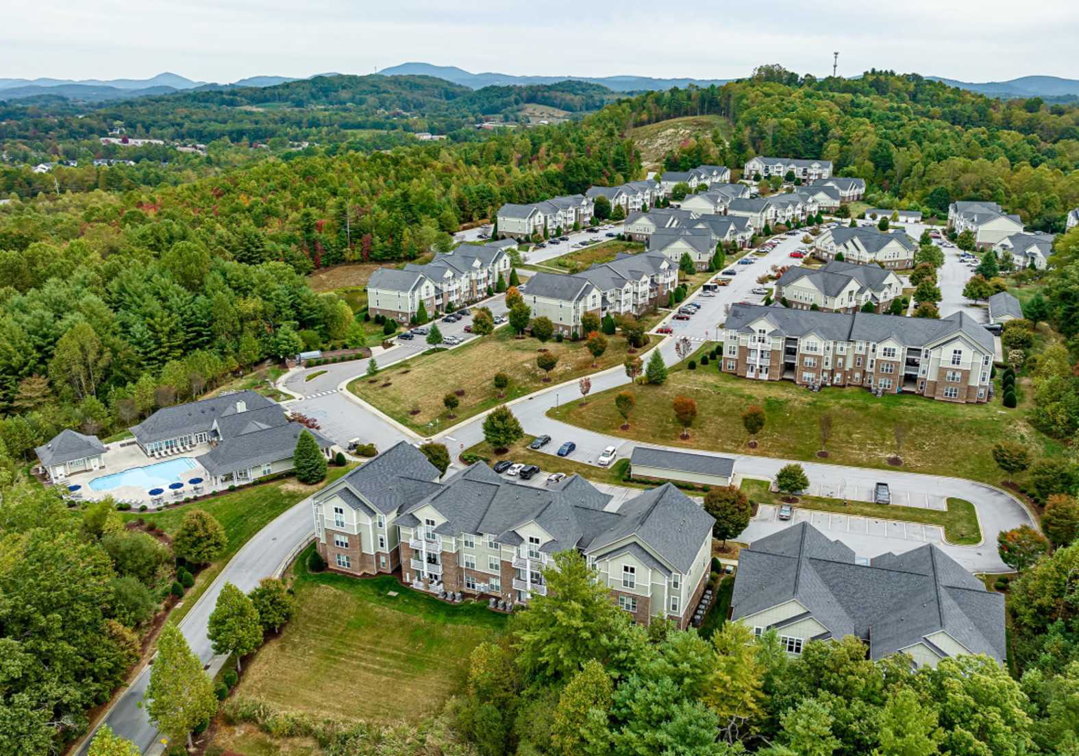 Apartment building photo of Ballantyne Commons of Simpsonville in Simpsonville, SC