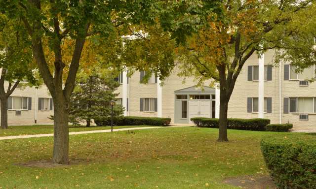 Lincoln Crest Apartments