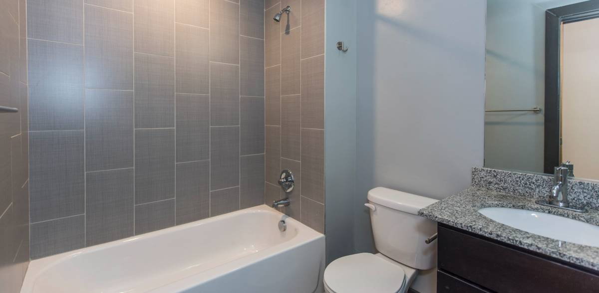 Bathroom at Scott's Edge, Richmond, Virginia