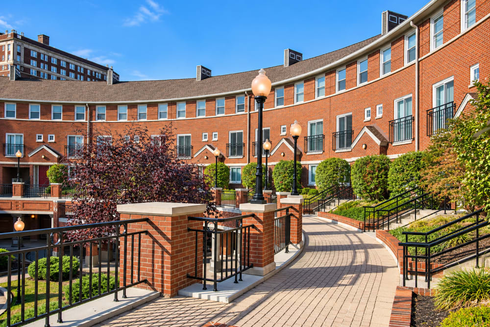Outdoor view of apartment building at Crescent Centre Apartments & Townhomes in Louisville, Kentucky