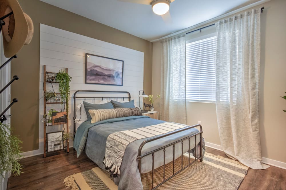 Spacious bedroom at Array Vista Canyon in Santa Clarita, California