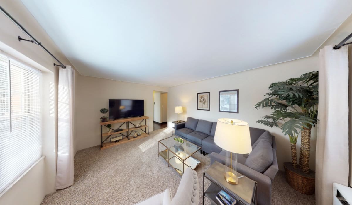 Photos of Rugby Square Apartments Apartments in Syracuse, NY