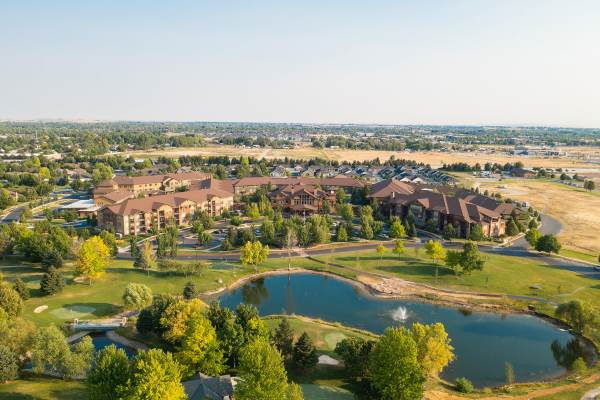 arial photo of Touchmark at Meadow Lake Village in Meridian, Idaho hiking