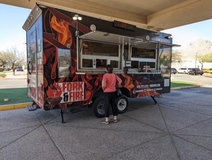 Food truck at SHOP BUT DON'T DROP event at {{location_name}}