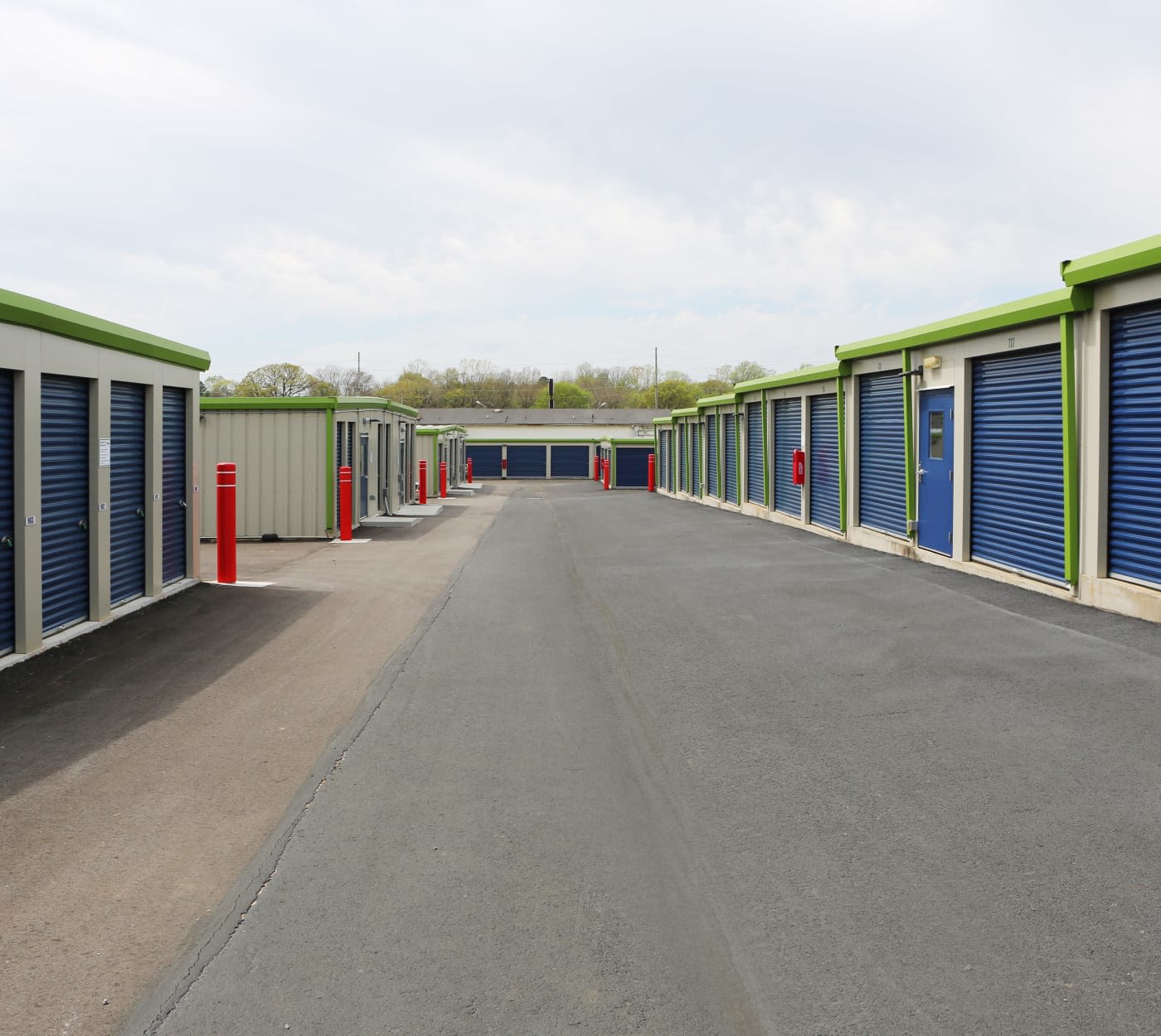 Ground-floor unit at Midgard Self Storage in Naples, Florida