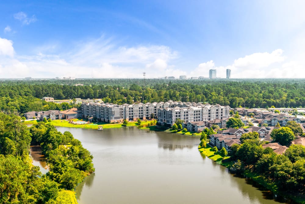 Aerial photo of the lake at our beautiful community at The Abbey on Lake Wyndemere in The Woodlands, Texas