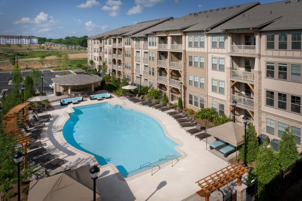 Beautiful swimming pool at Regency at Johns Creek Walk in John's Creek, Georgia