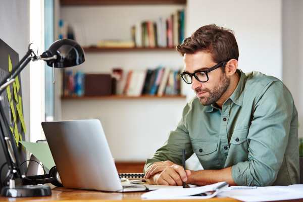 Resident studying at Chandler At University Tower in Durham, North Carolina