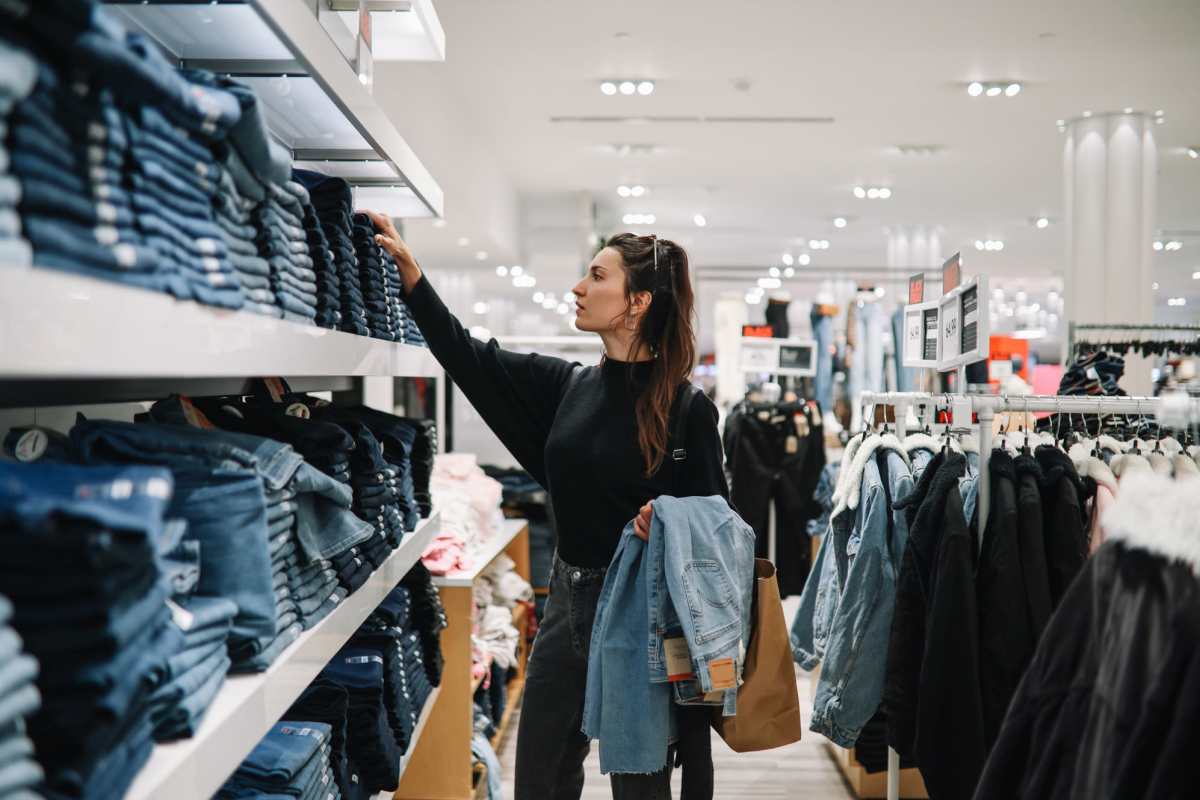 View amenities like our proximity to retail at Village at First in Gilroy, California