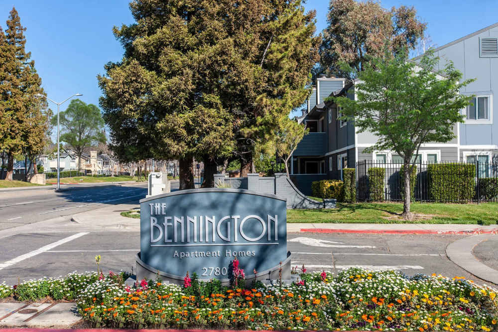 Monument sign outside of Bennington Apartments in Fairfield, California