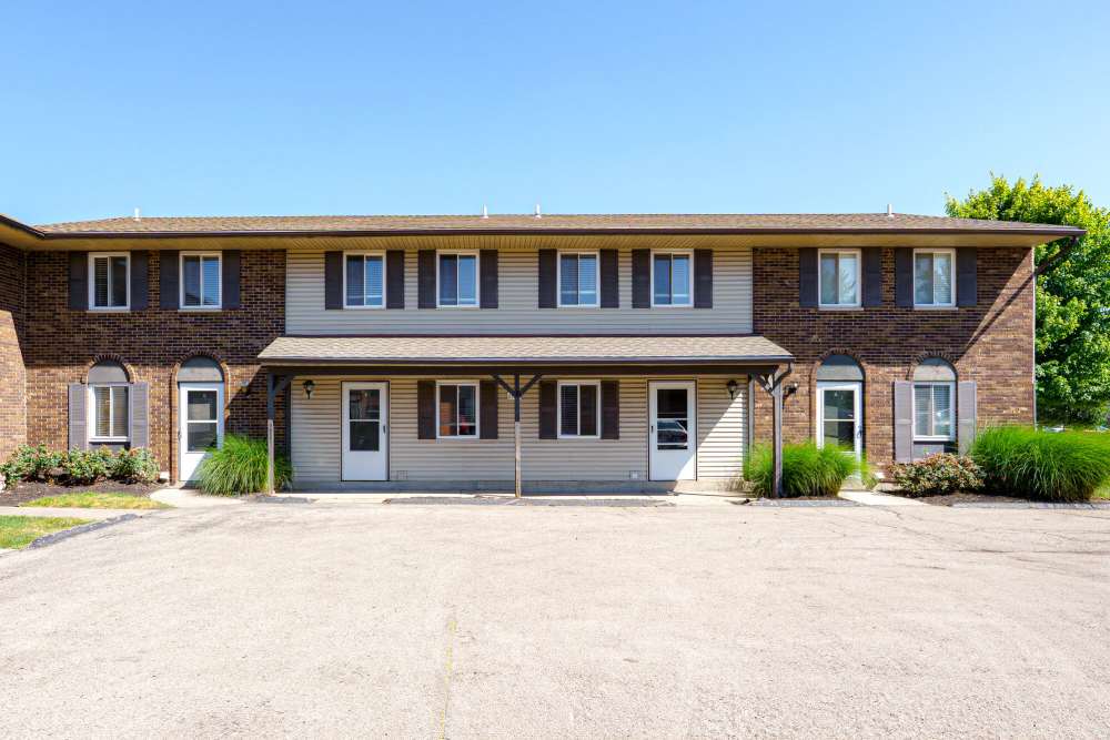 Exterior view of apartments at Maple Oaks in Middletown, Ohio